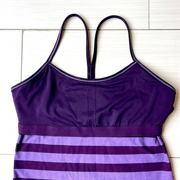 Lululemon tank built in bra size 8 - Picture 4 of 4